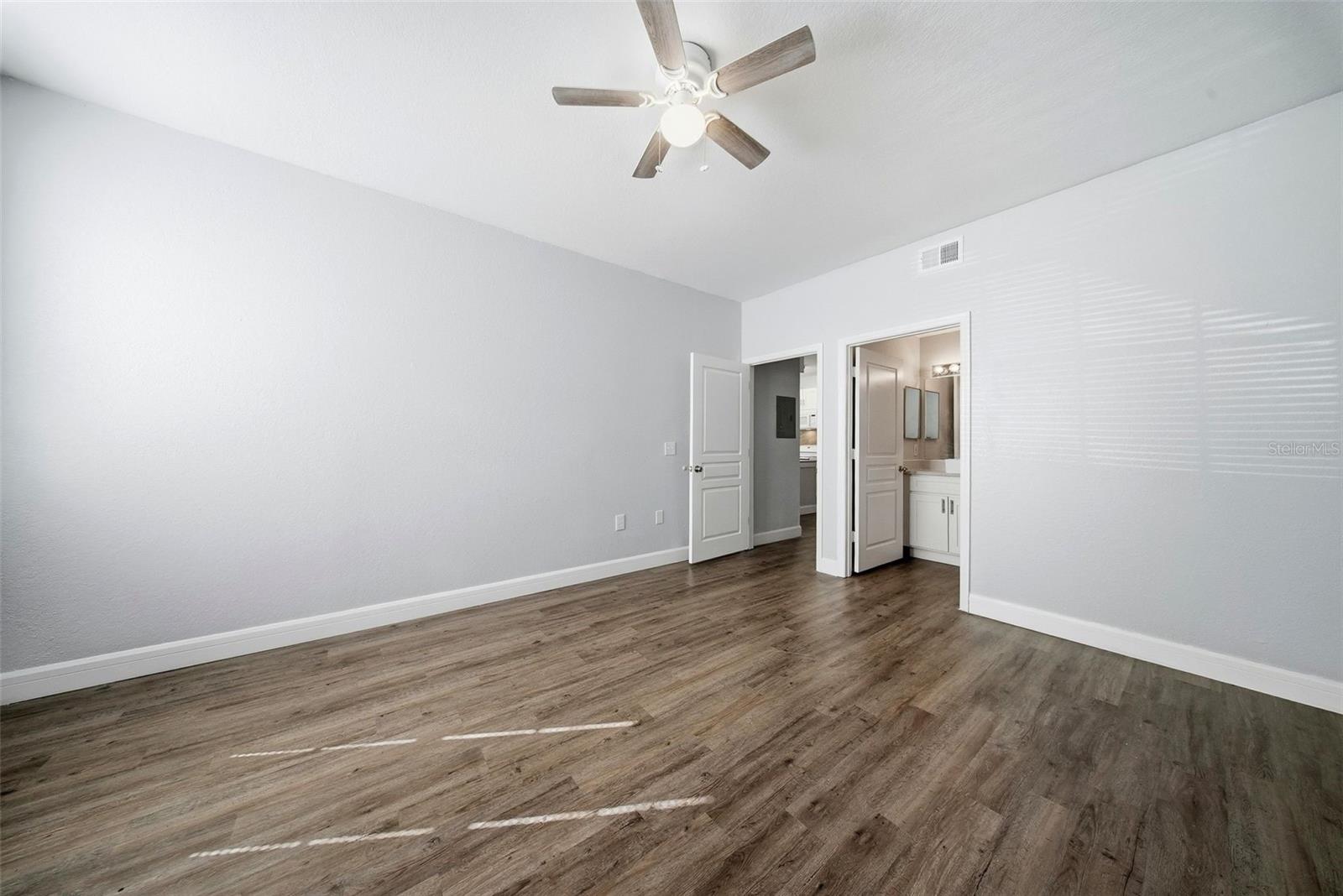 Image 22 of 37 For 17114 Carrington Park Drive 201