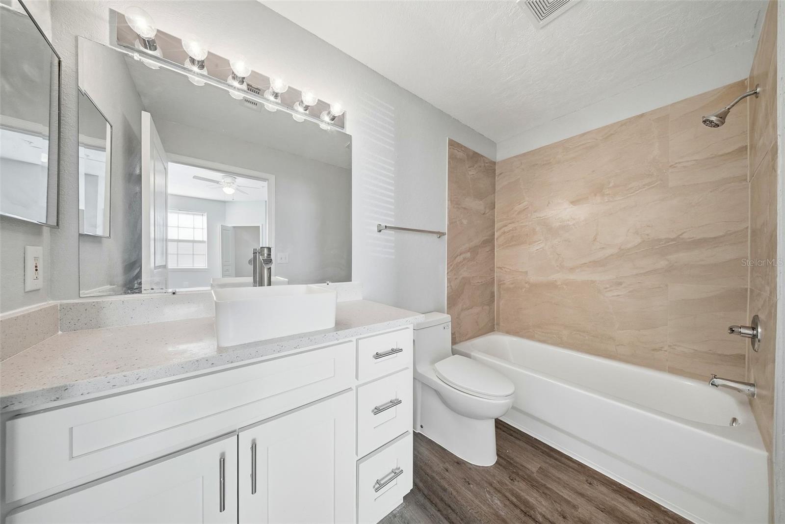 Image 26 of 37 For 17114 Carrington Park Drive 201