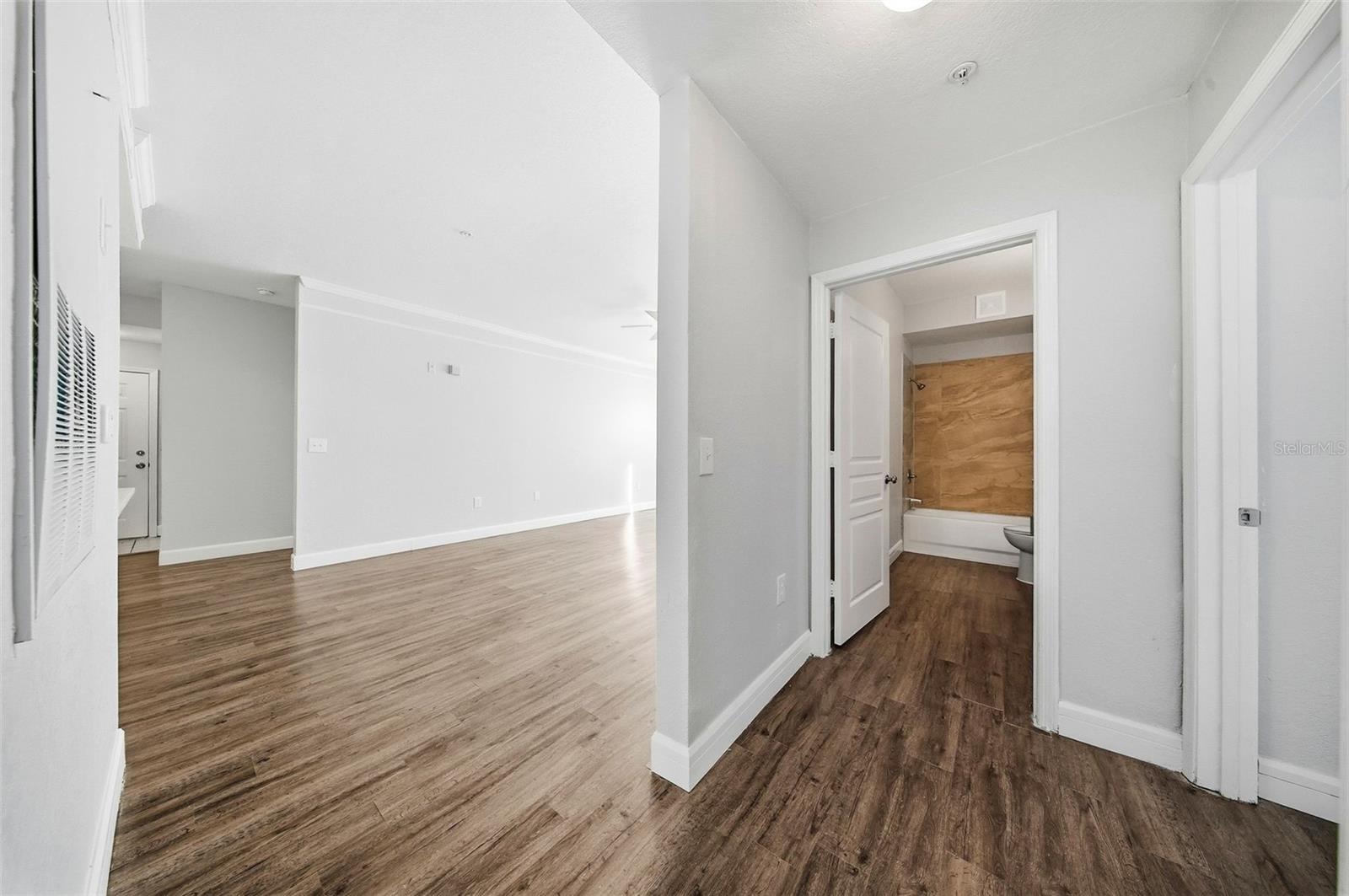 Image 7 of 37 For 17114 Carrington Park Drive 201