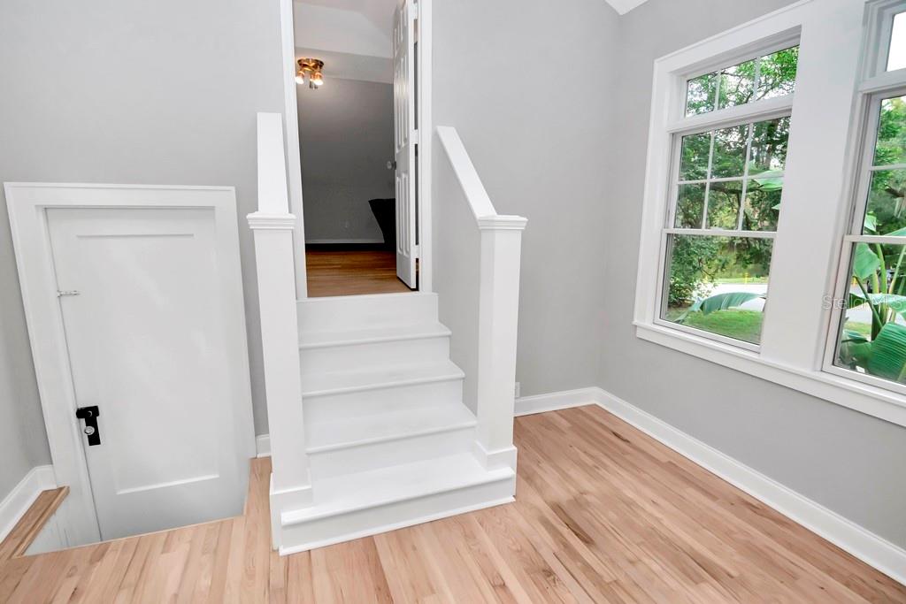 Listing photo id 20 for 1003 Clifton Street