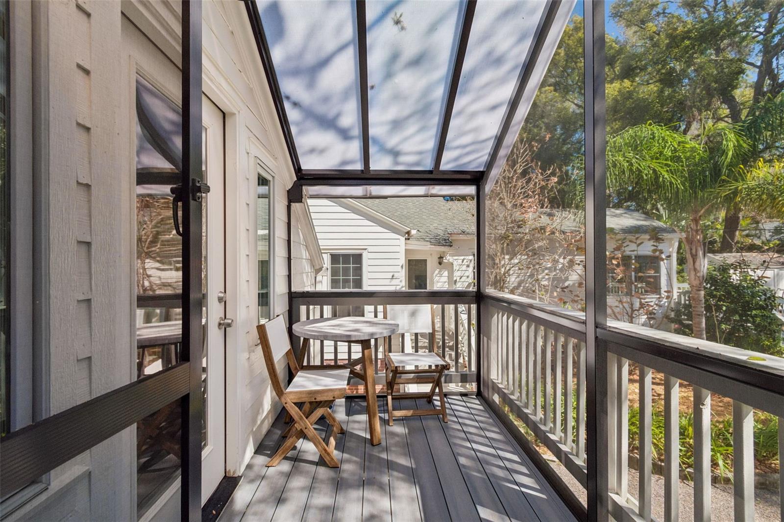 Listing photo id 24 for 1003 Clifton Street