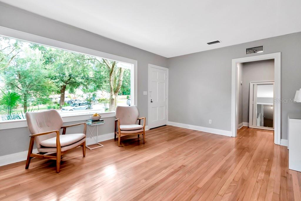 Listing photo id 3 for 1003 Clifton Street