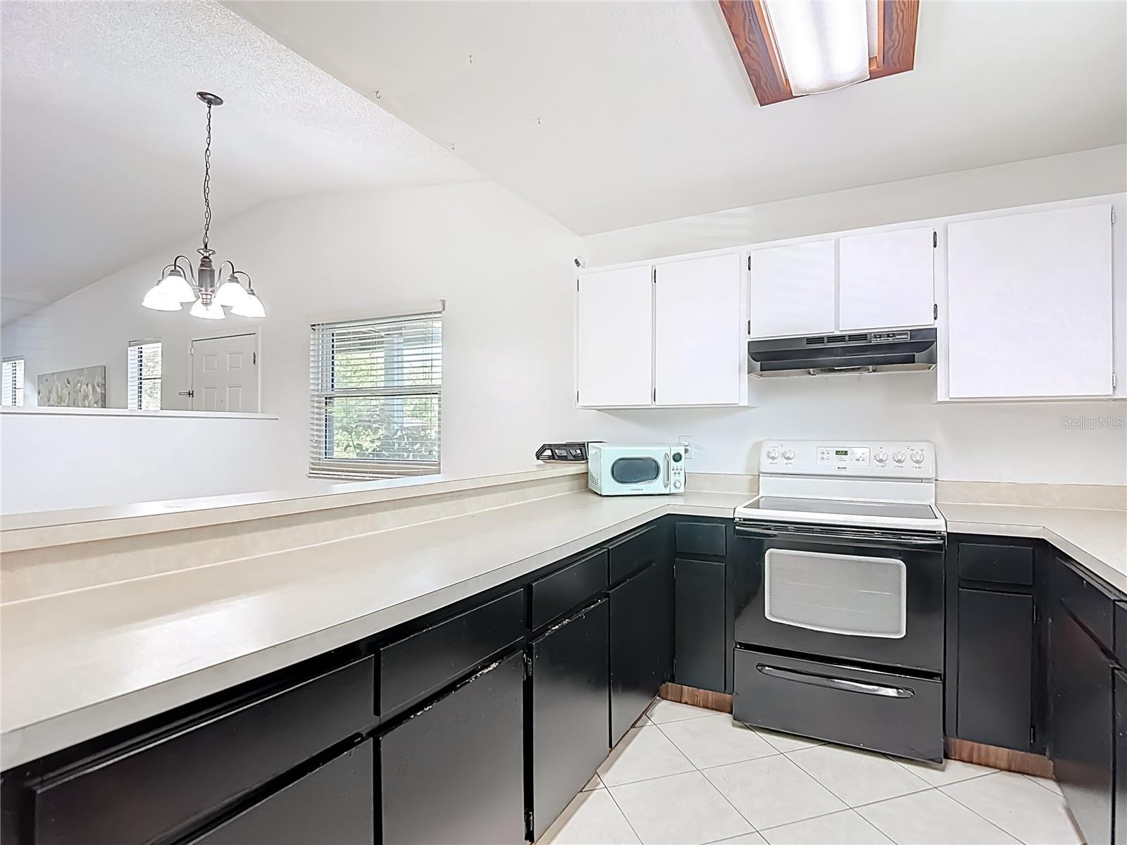 Image 10 of 35 For 10121 Lake Oak Circle