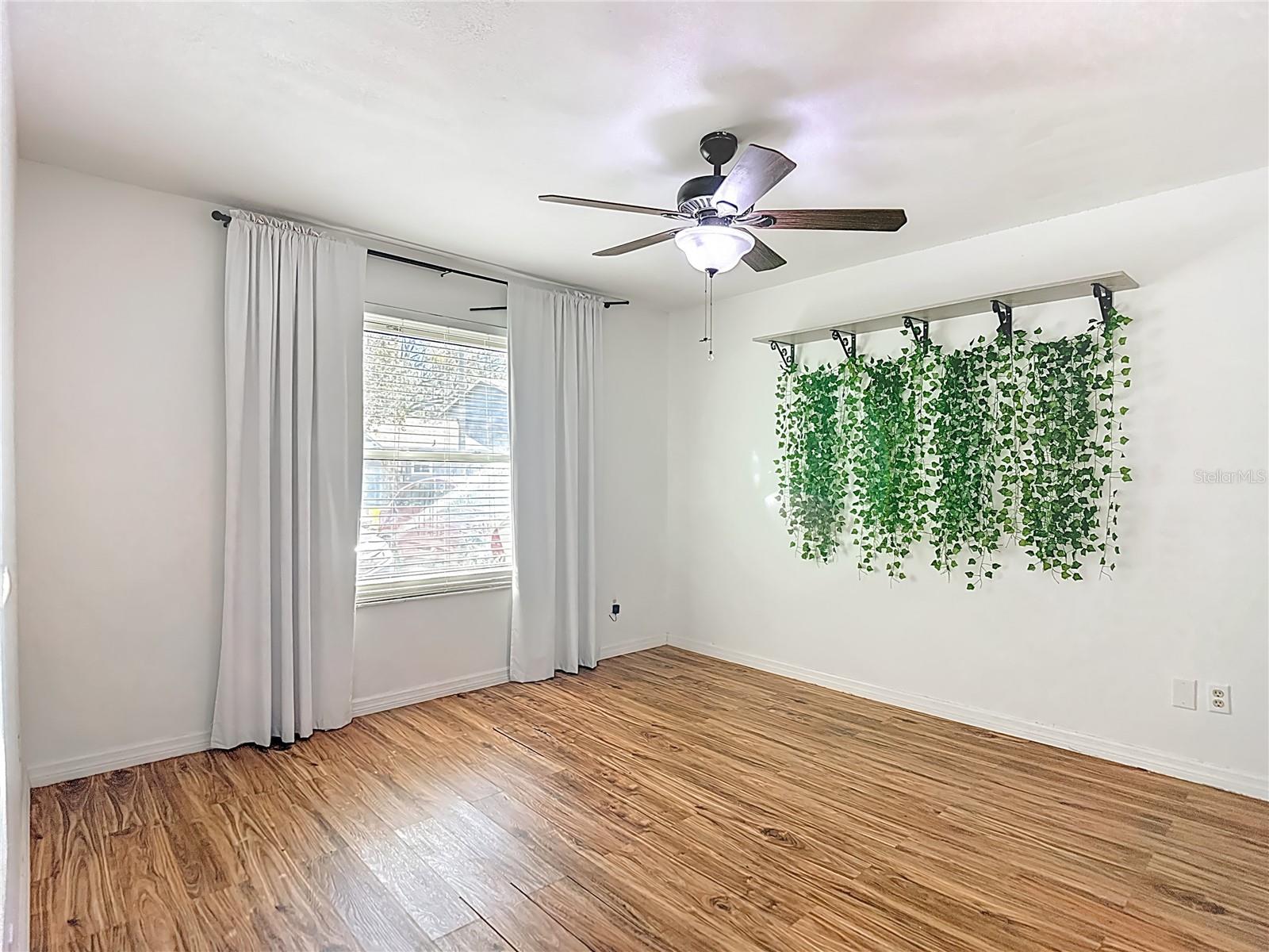 Image 11 of 35 For 10121 Lake Oak Circle