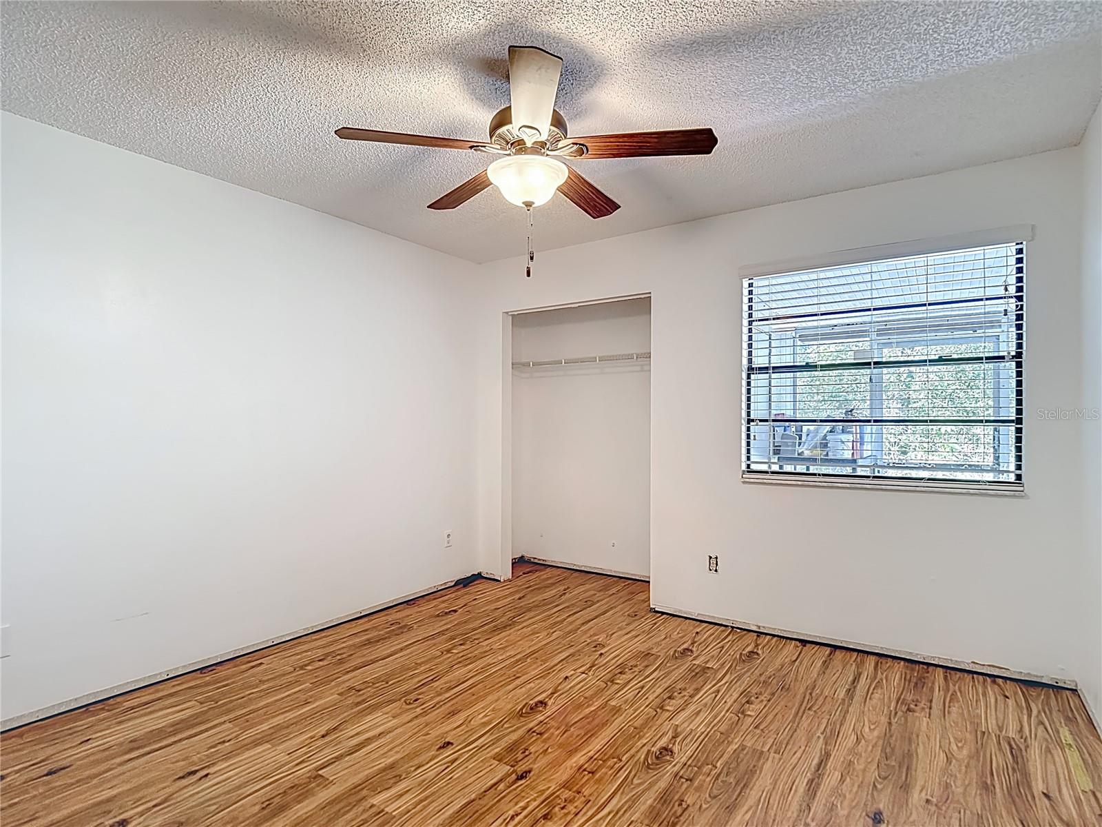 Image 16 of 35 For 10121 Lake Oak Circle