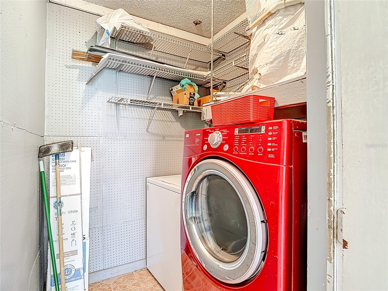 Image 20 of 35 For 10121 Lake Oak Circle