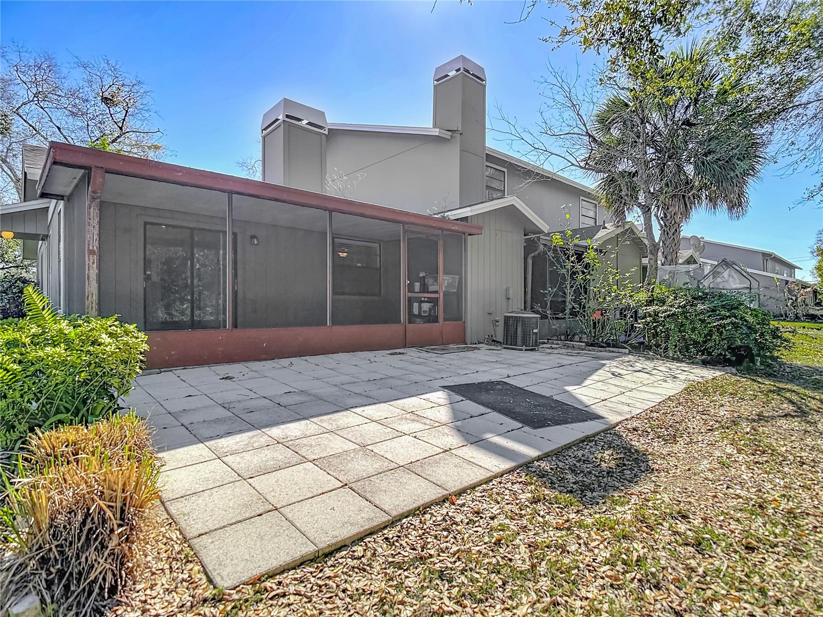 Image 25 of 35 For 10121 Lake Oak Circle