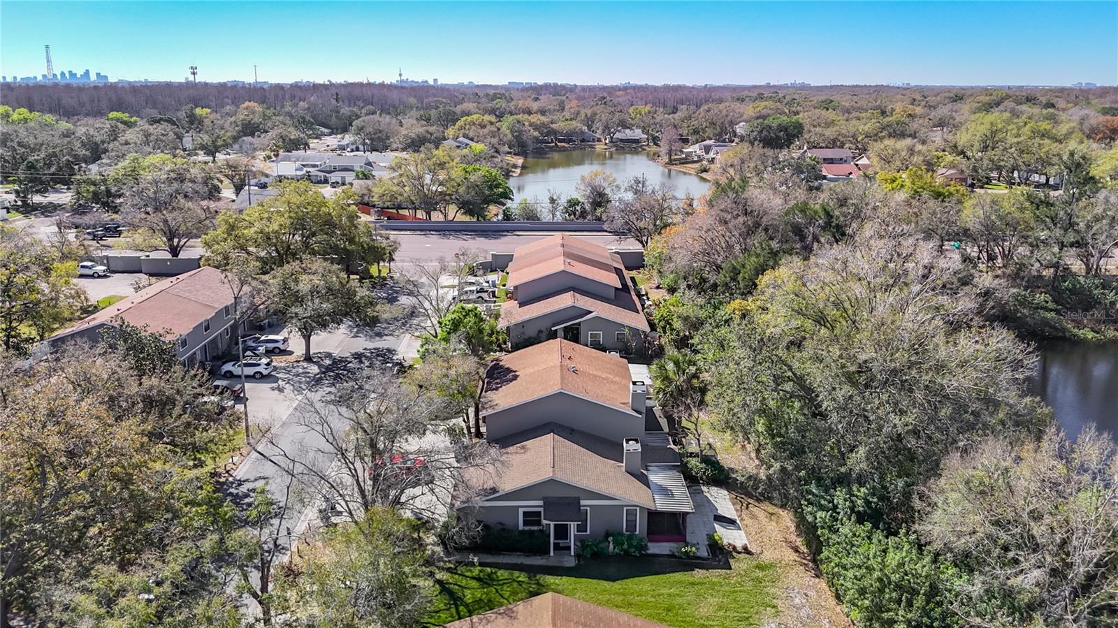 Image 28 of 35 For 10121 Lake Oak Circle