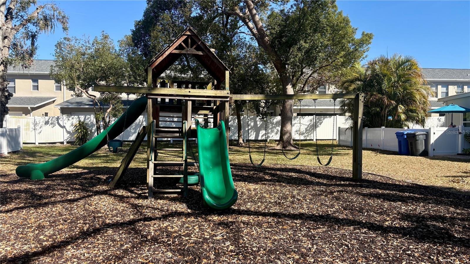 Image 33 of 35 For 10121 Lake Oak Circle