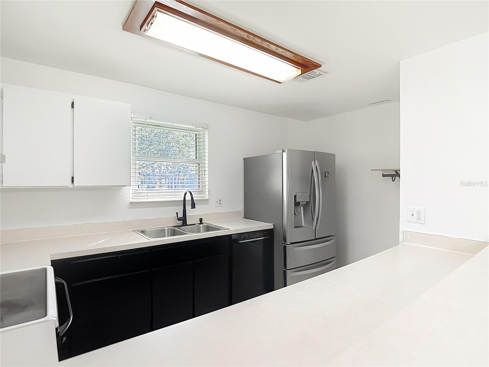 Image 7 of 35 For 10121 Lake Oak Circle