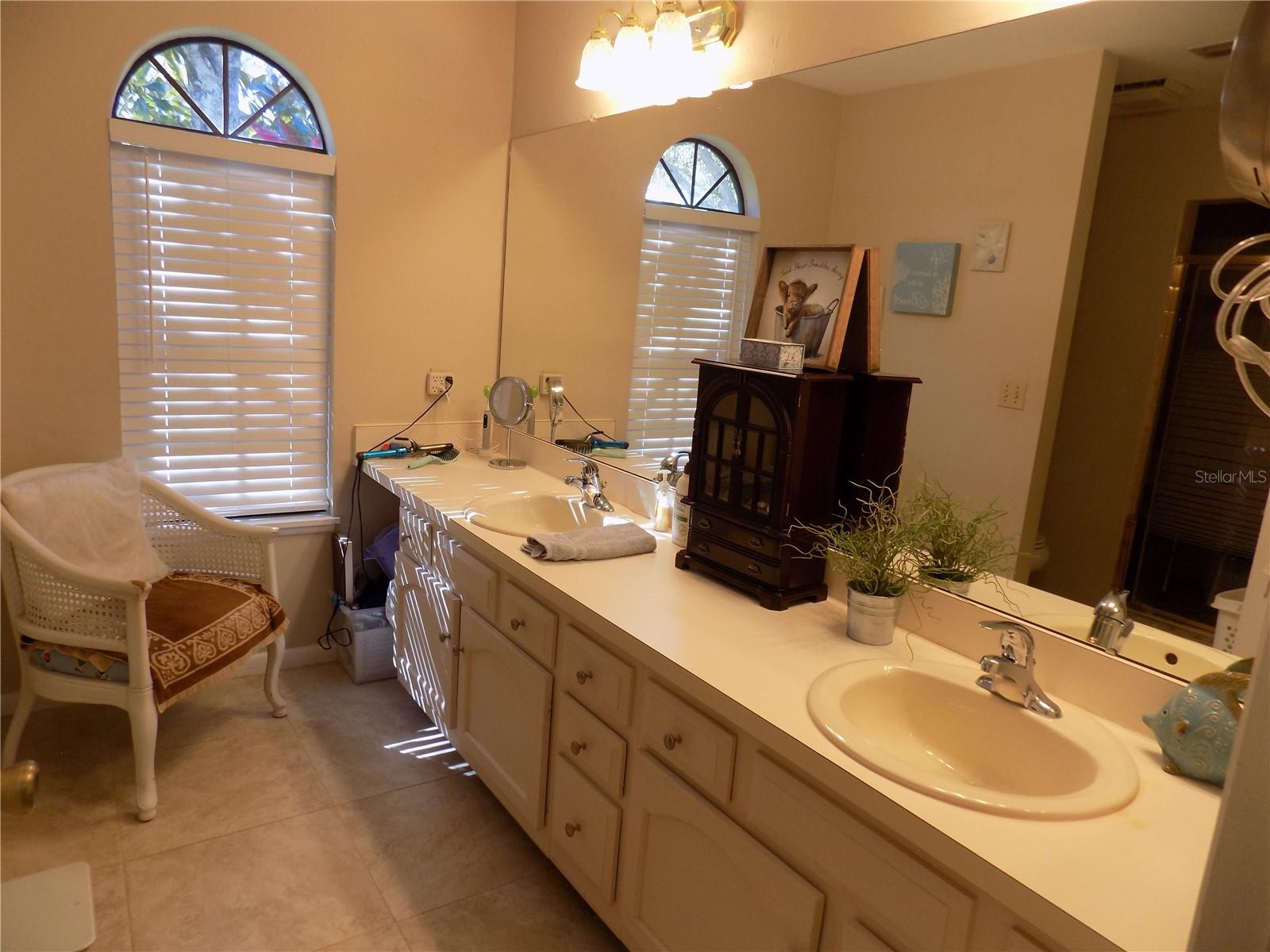 Image 10 of 20 For 1819 Juanita Court