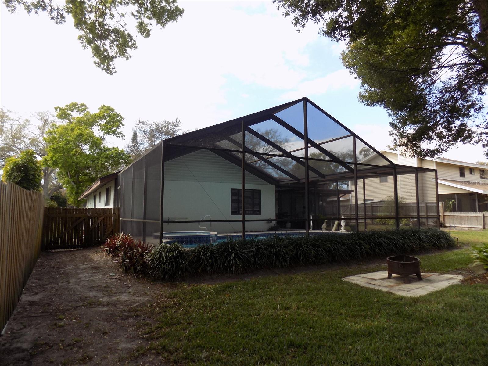 Image 17 of 20 For 1819 Juanita Court