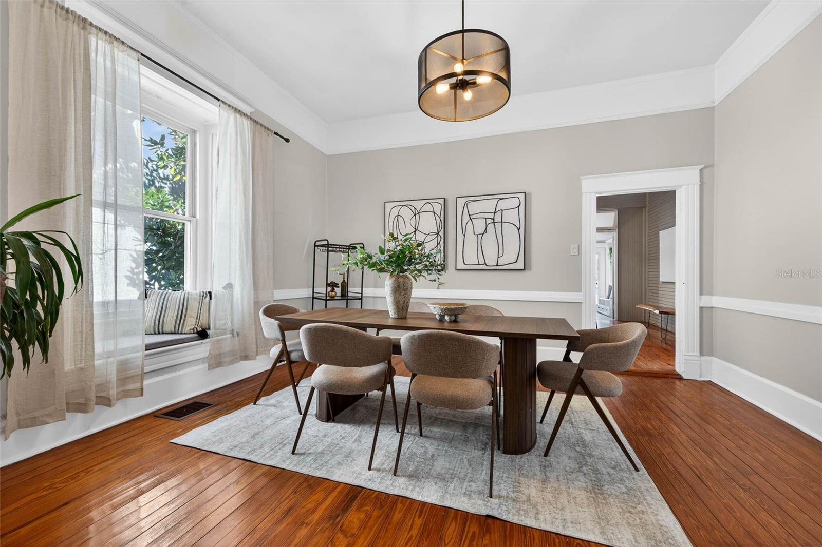 Image 10 of 59 For 306 Ross Avenue