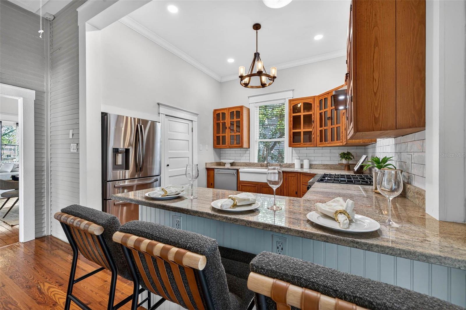 Image 14 of 59 For 306 Ross Avenue