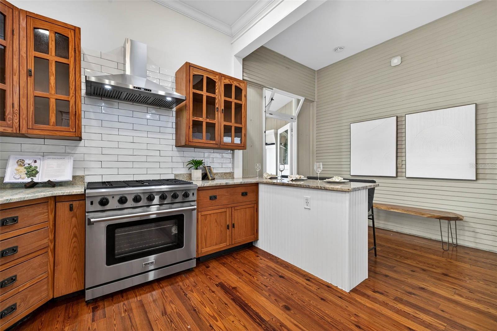 Image 16 of 59 For 306 Ross Avenue