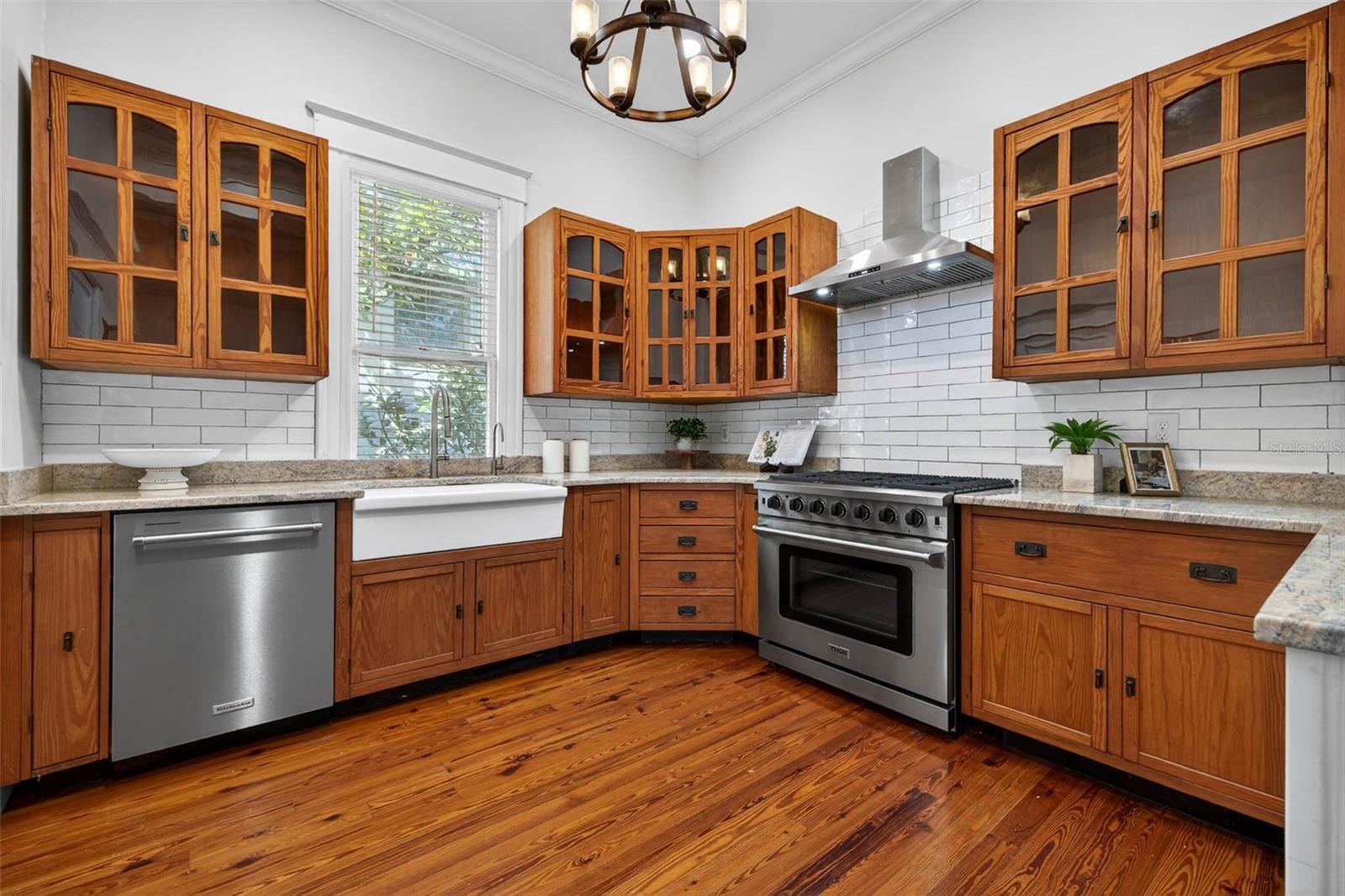 Image 19 of 59 For 306 Ross Avenue