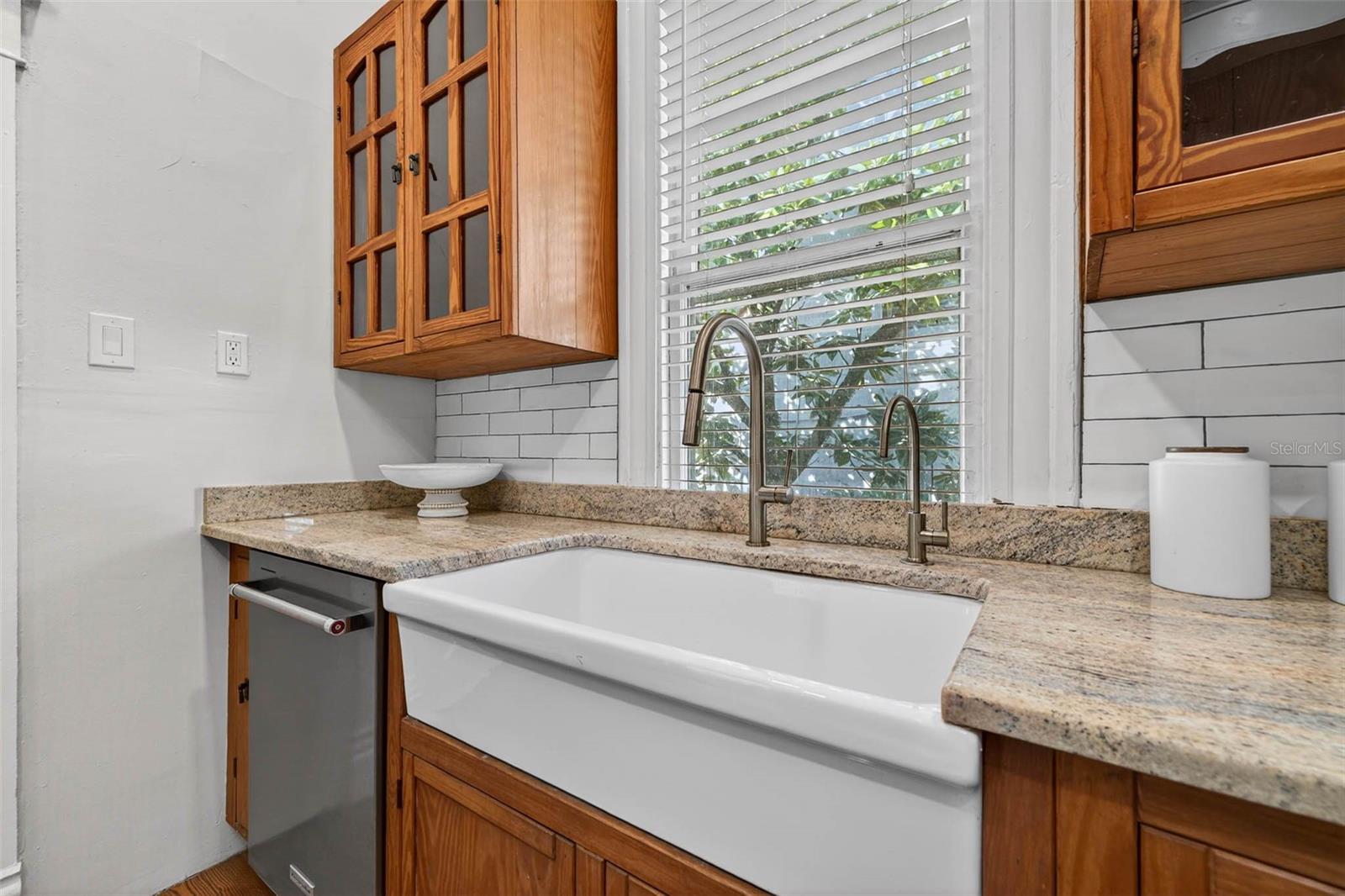 Image 20 of 59 For 306 Ross Avenue