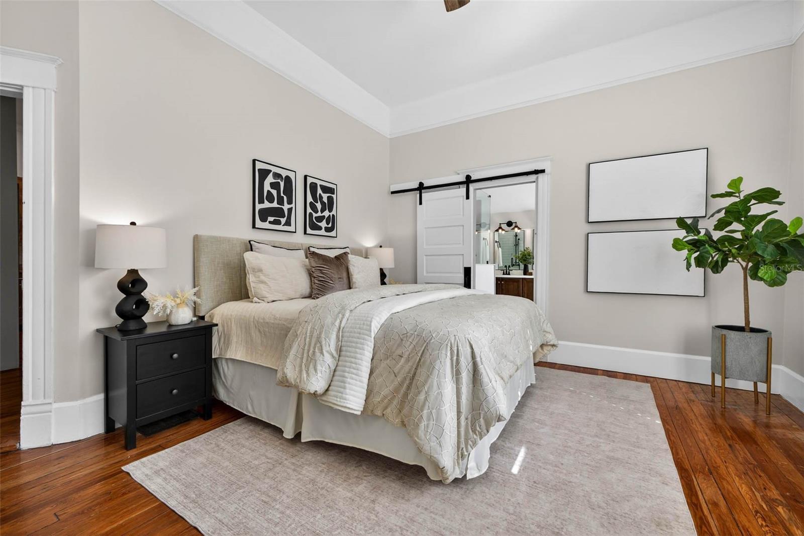 Image 23 of 59 For 306 Ross Avenue