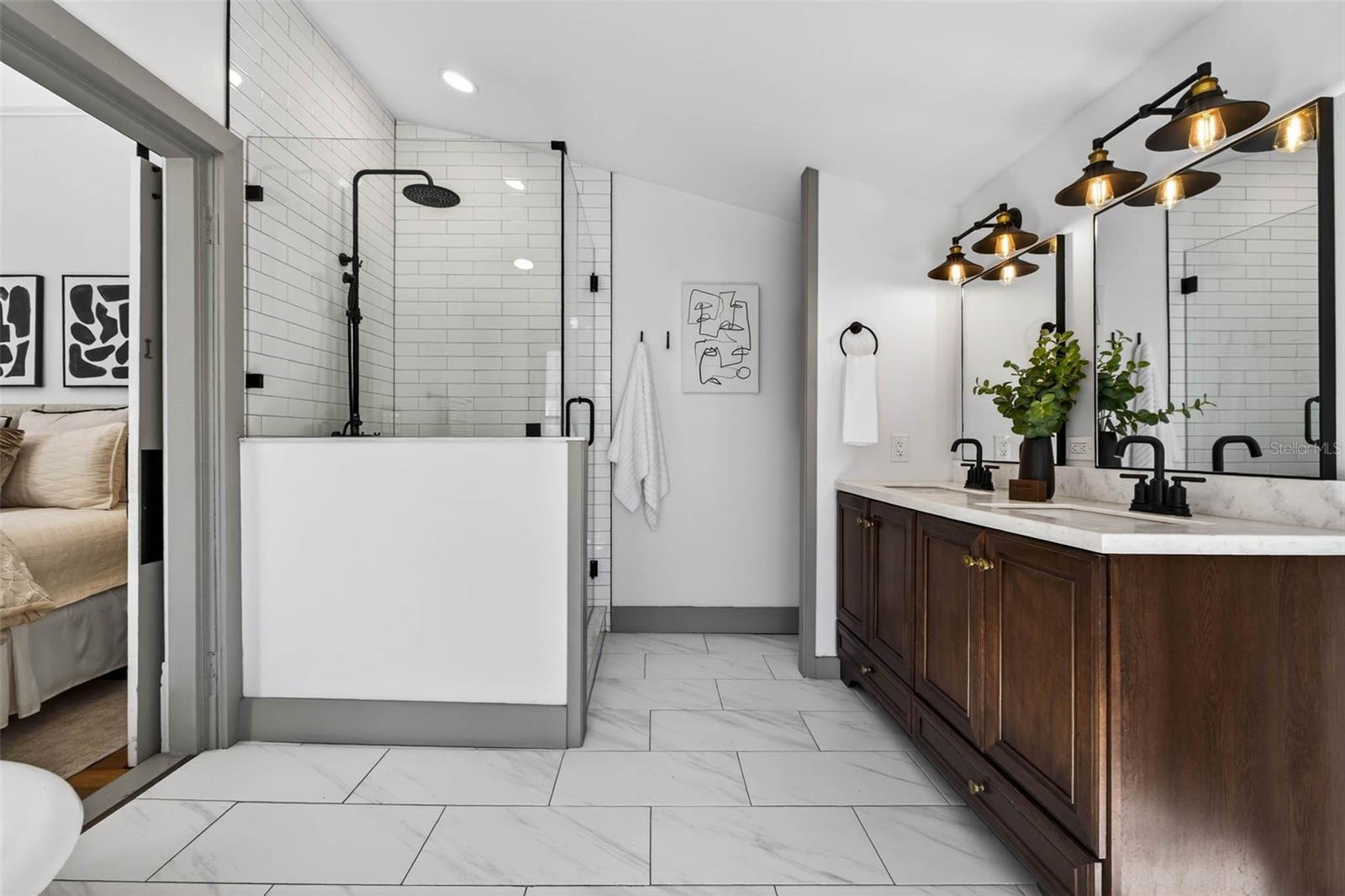 Image 27 of 59 For 306 Ross Avenue