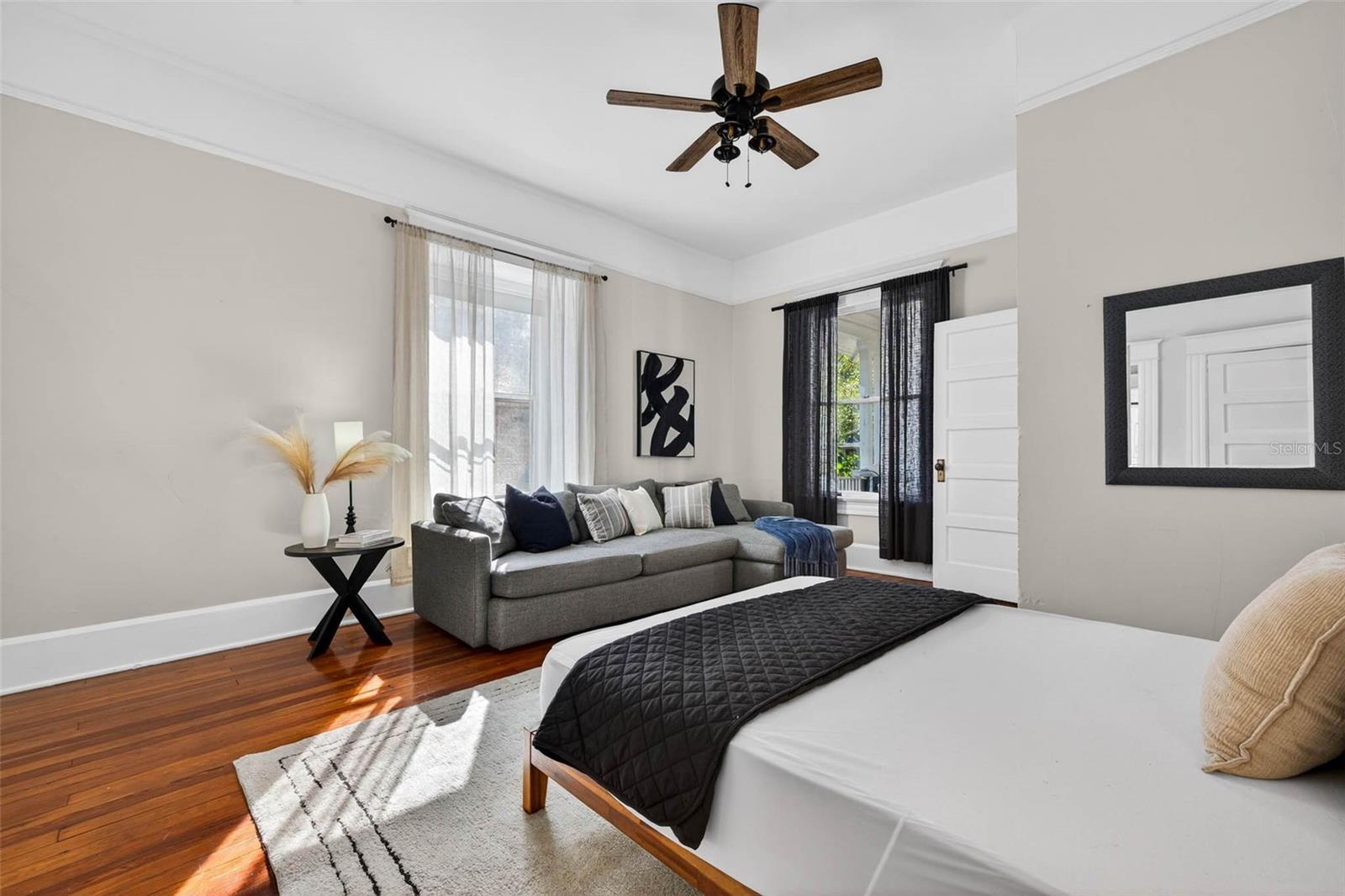 Image 29 of 59 For 306 Ross Avenue