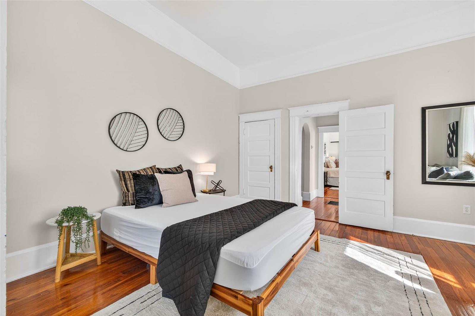 Image 32 of 59 For 306 Ross Avenue