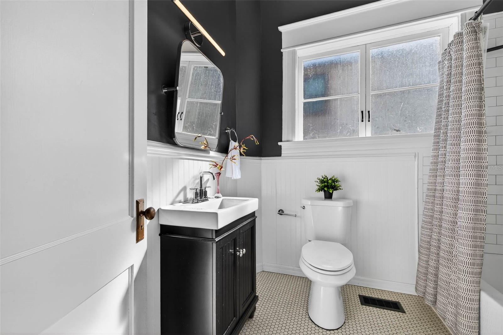 Image 33 of 59 For 306 Ross Avenue