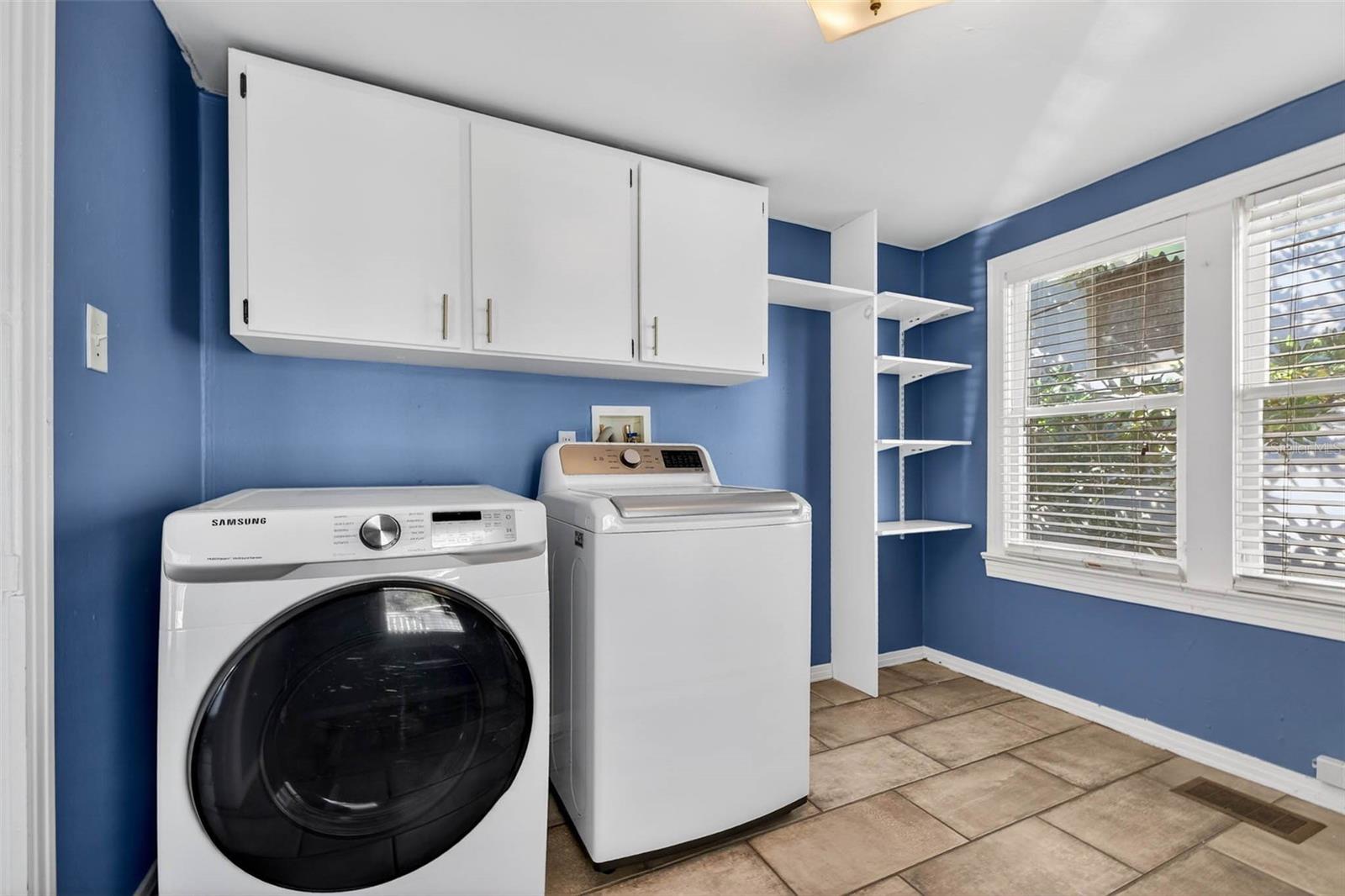 Image 37 of 59 For 306 Ross Avenue