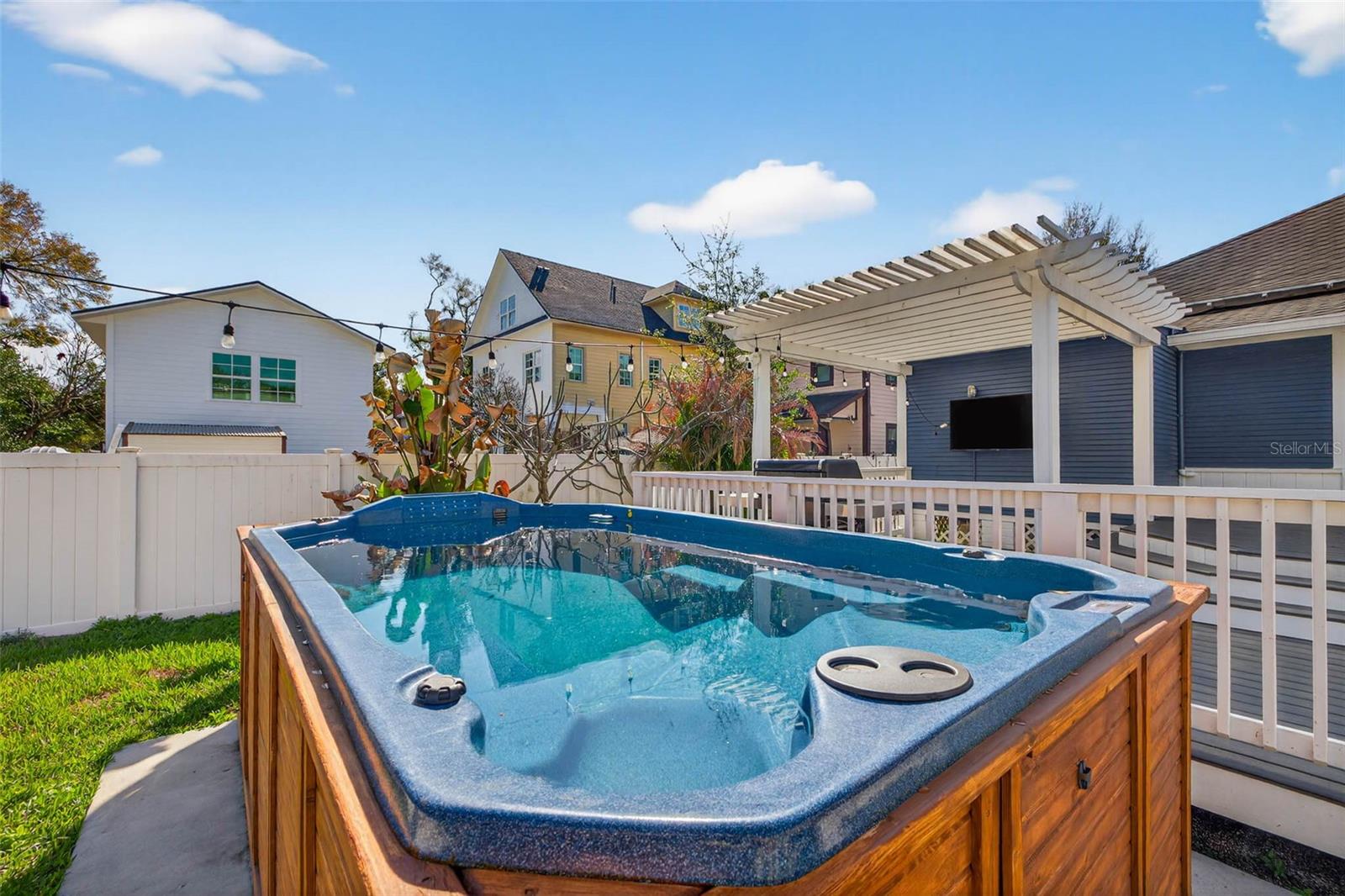 Image 39 of 59 For 306 Ross Avenue