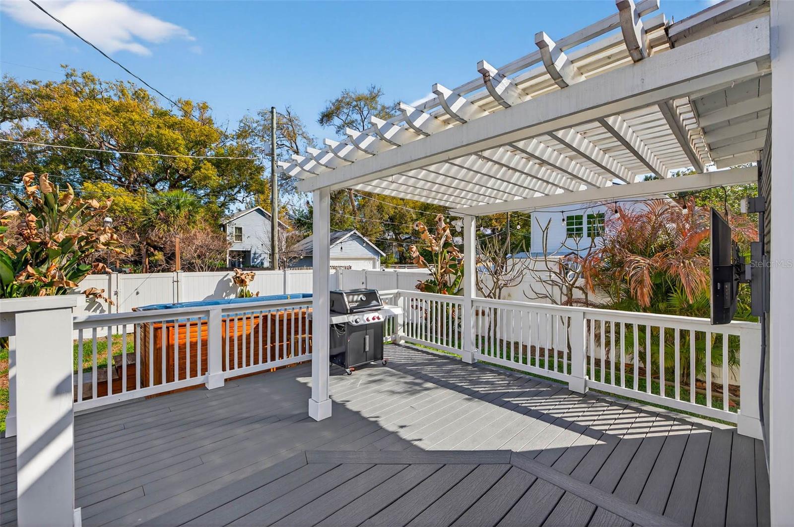 Image 43 of 59 For 306 Ross Avenue