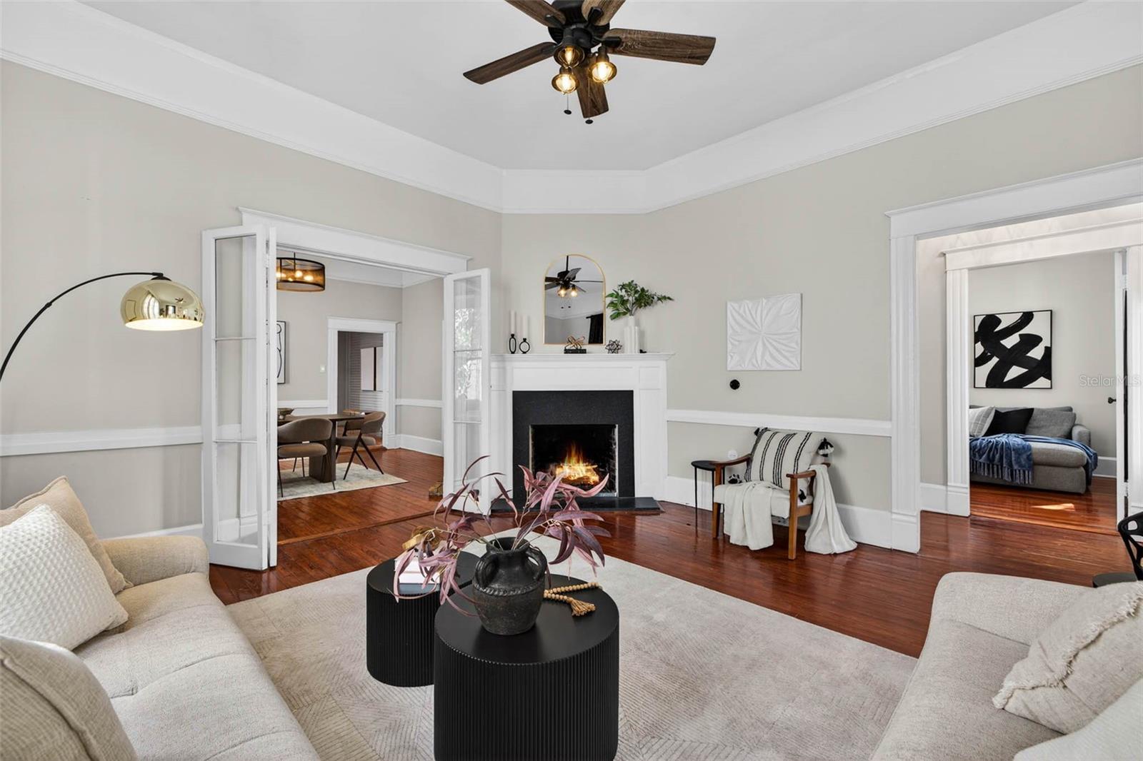 Image 8 of 59 For 306 Ross Avenue