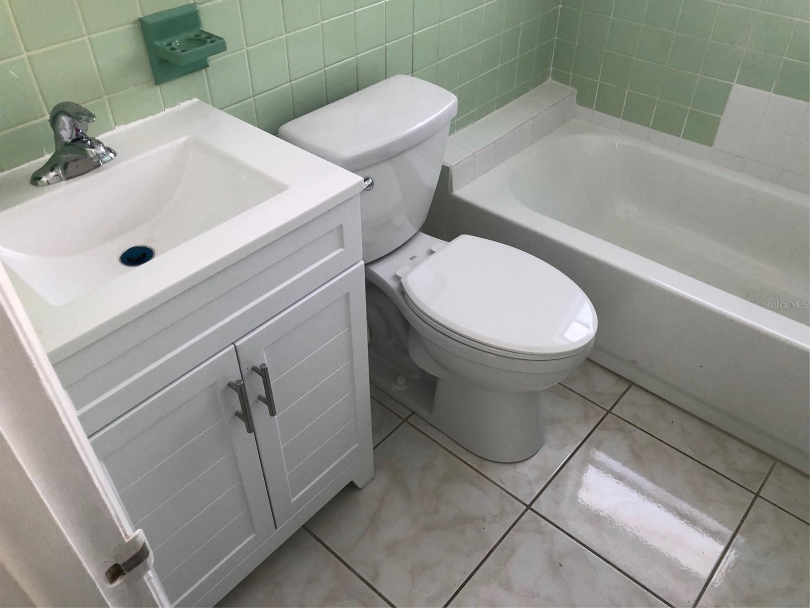 Listing photo id 17 for 401 Nimbus Avenue