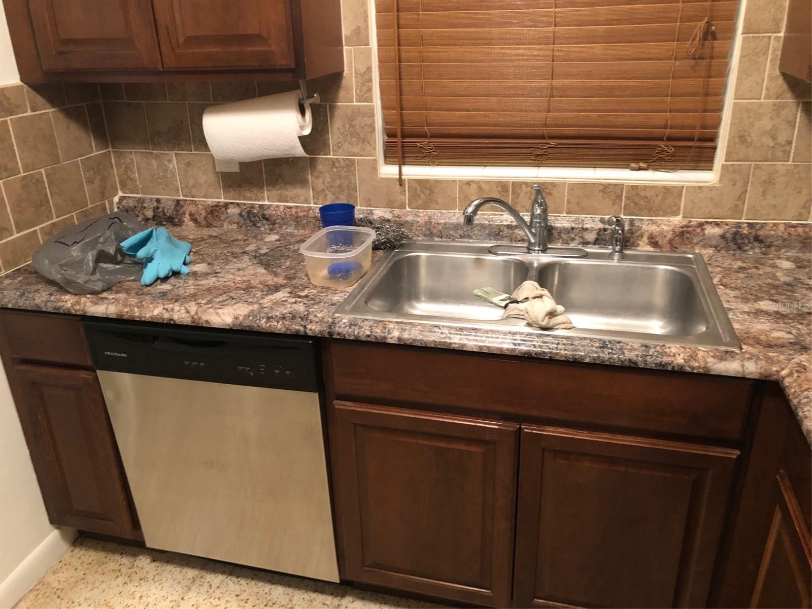 Listing photo id 22 for 401 Nimbus Avenue