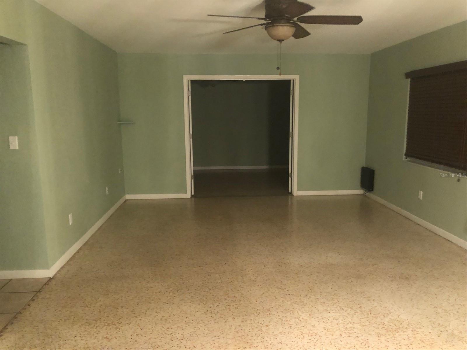 Listing photo id 25 for 401 Nimbus Avenue