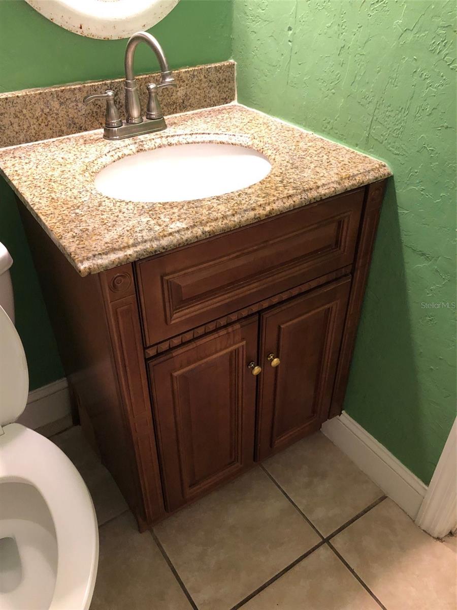 Listing photo id 29 for 401 Nimbus Avenue