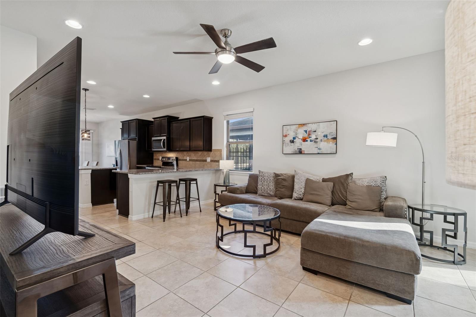 Listing photo id 8 for 5340 Fallen Leaf Drive