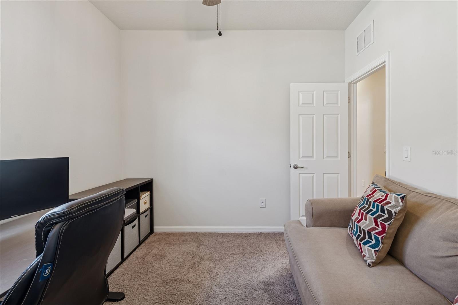 Listing photo id 16 for 5340 Fallen Leaf Drive