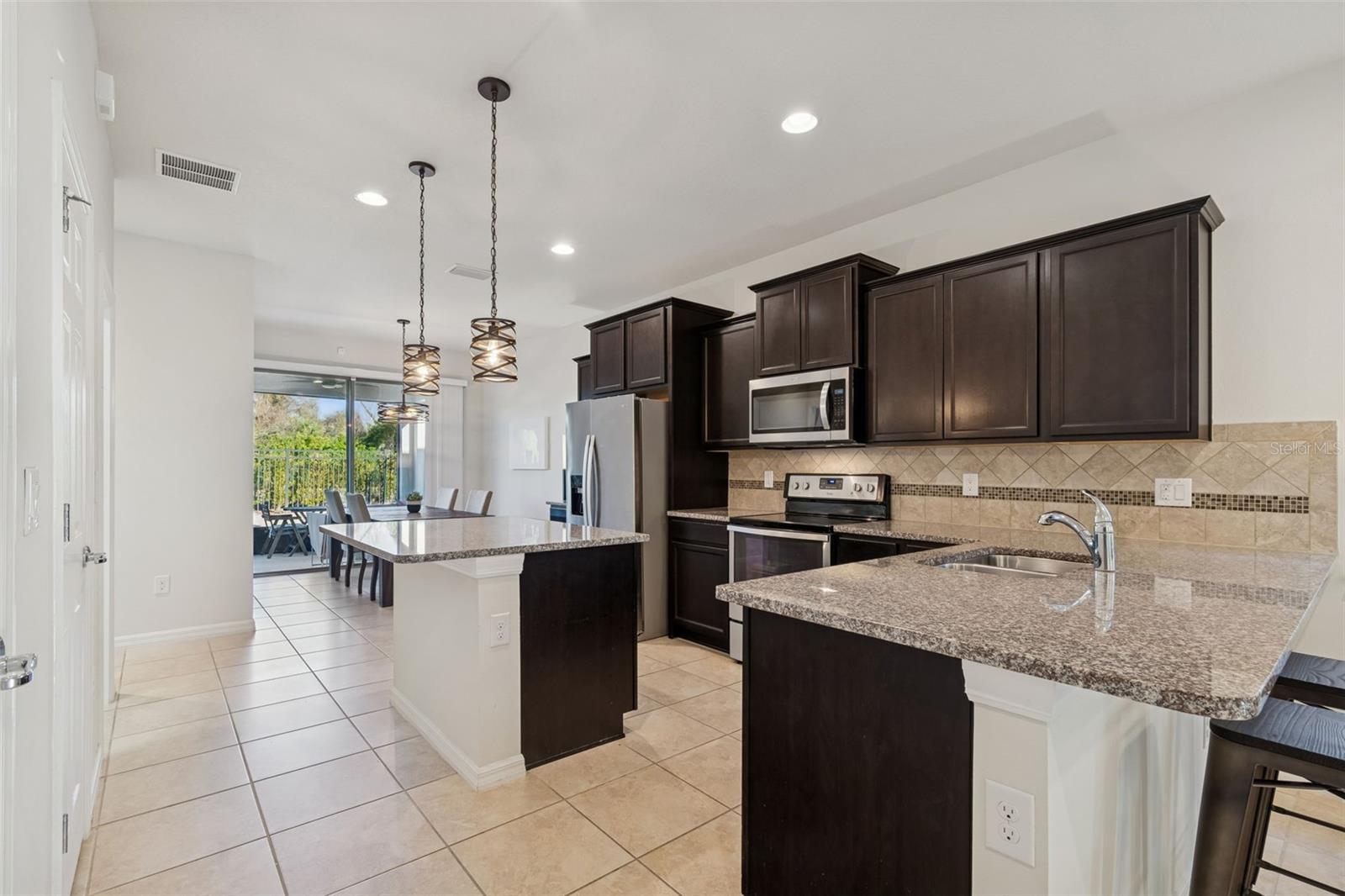 Listing photo id 25 for 5340 Fallen Leaf Drive