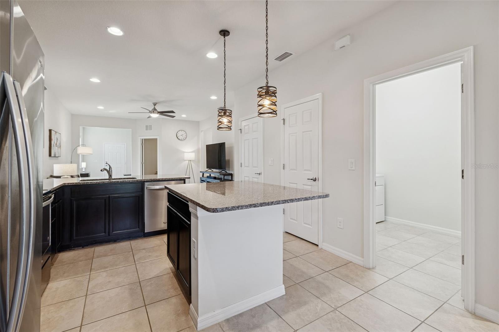 Listing photo id 27 for 5340 Fallen Leaf Drive