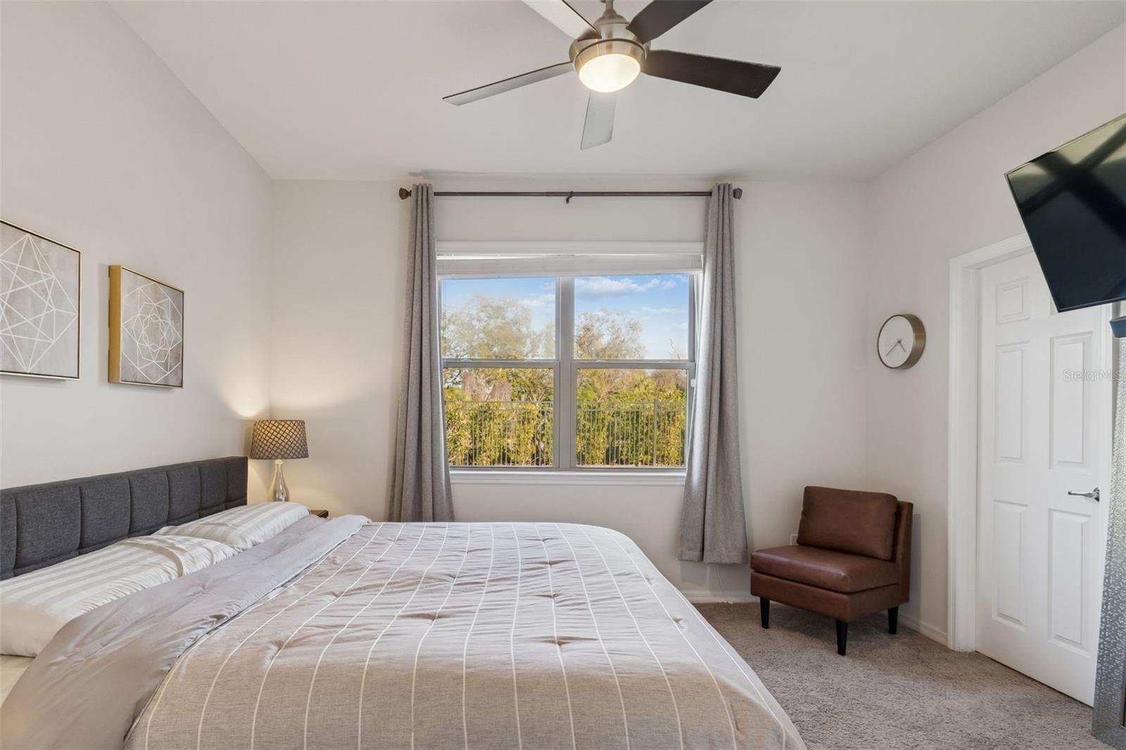 Listing photo id 37 for 5340 Fallen Leaf Drive