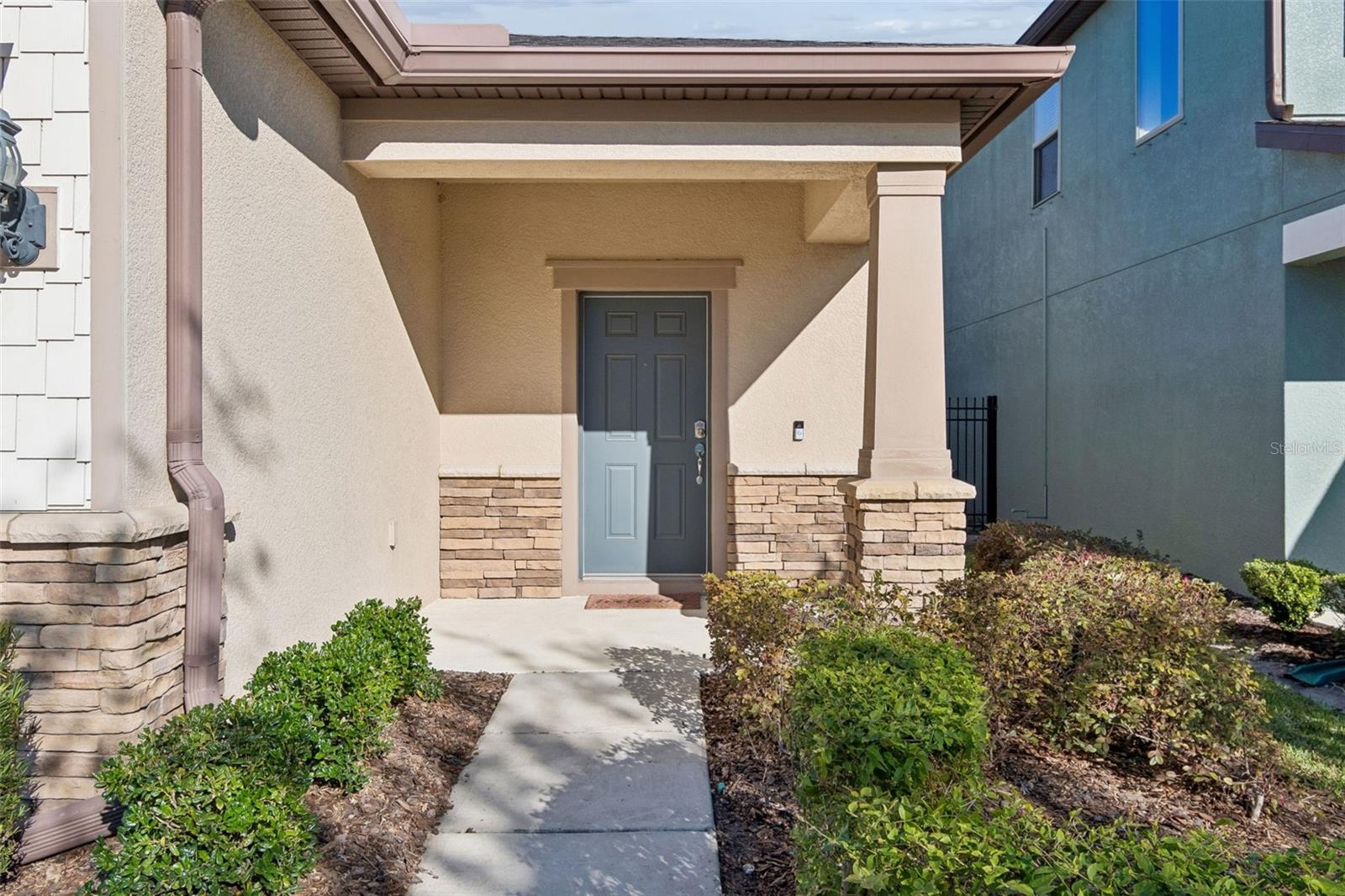 Listing photo id 2 for 5340 Fallen Leaf Drive