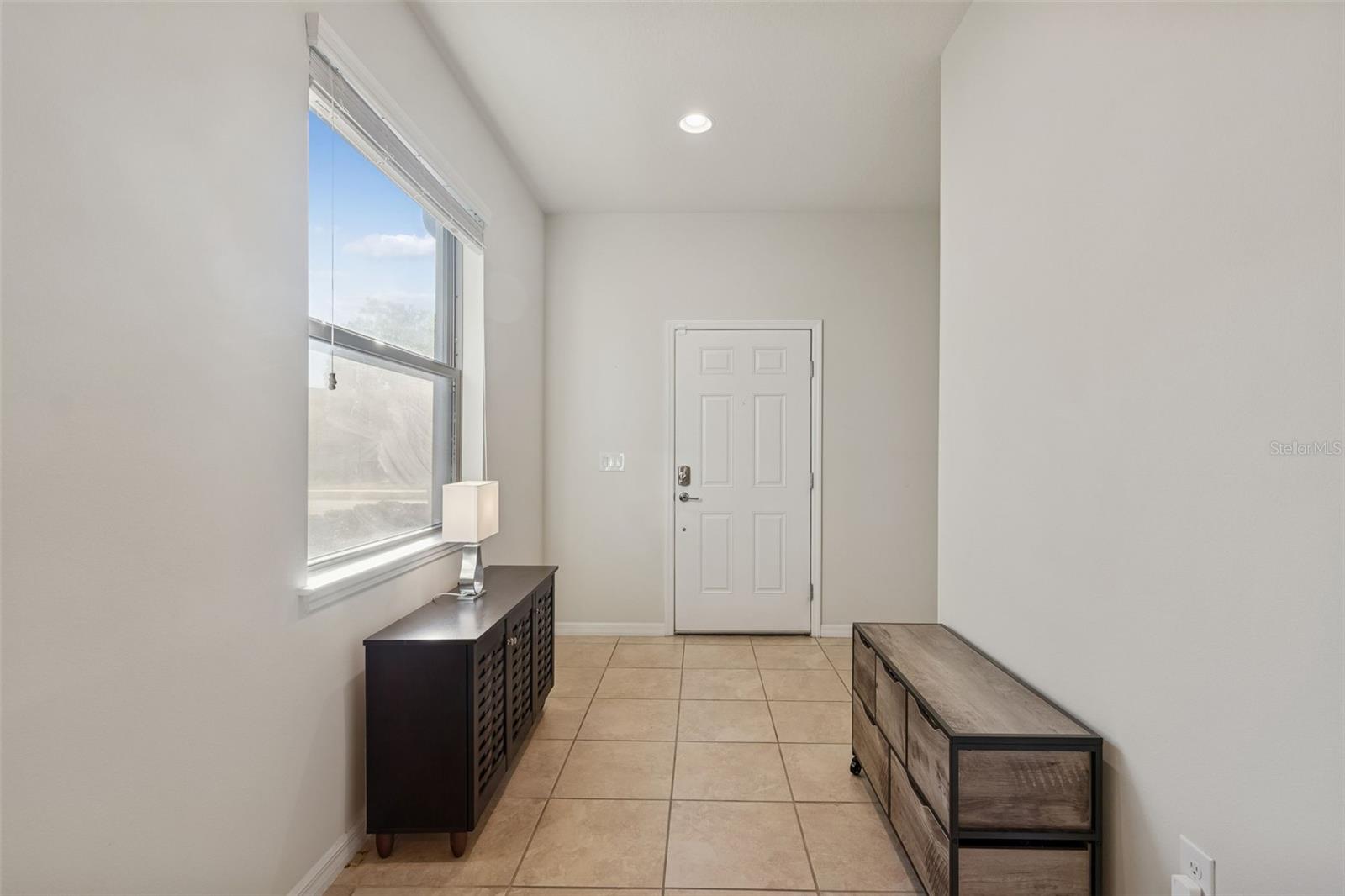 Listing photo id 3 for 5340 Fallen Leaf Drive