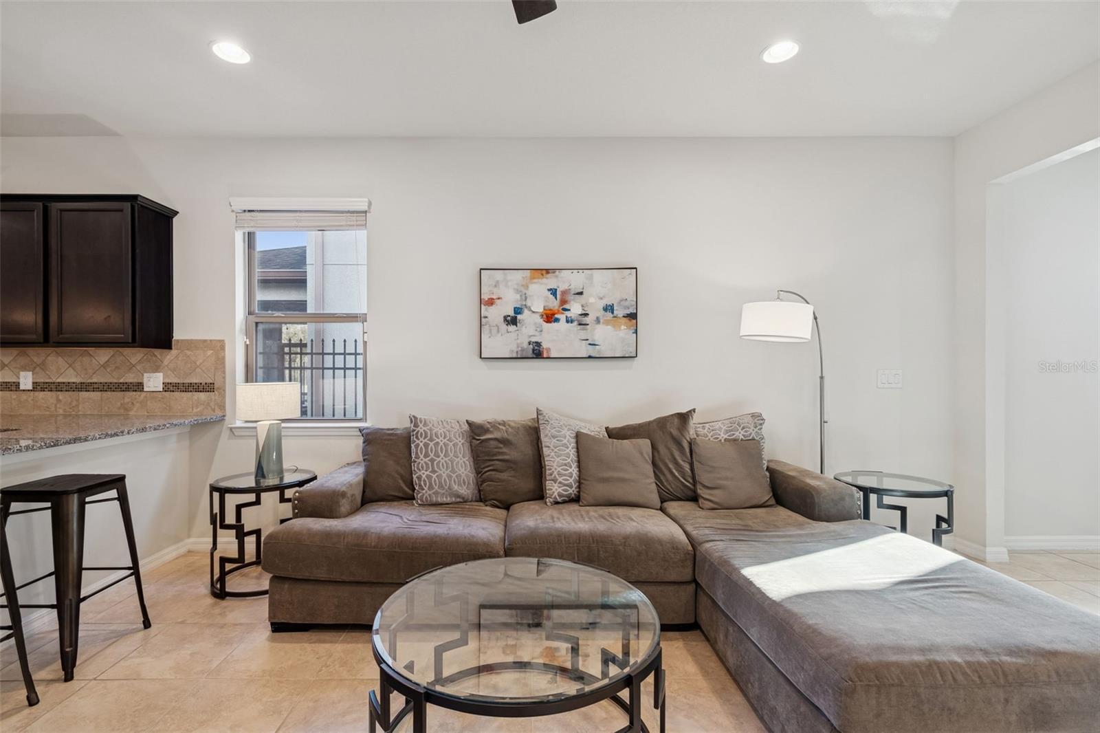 Listing photo id 7 for 5340 Fallen Leaf Drive