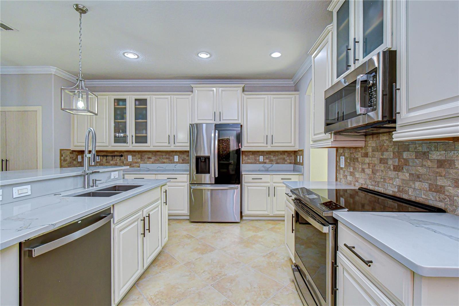 Image 13 of 43 For 19914 Bluff Oak Boulevard