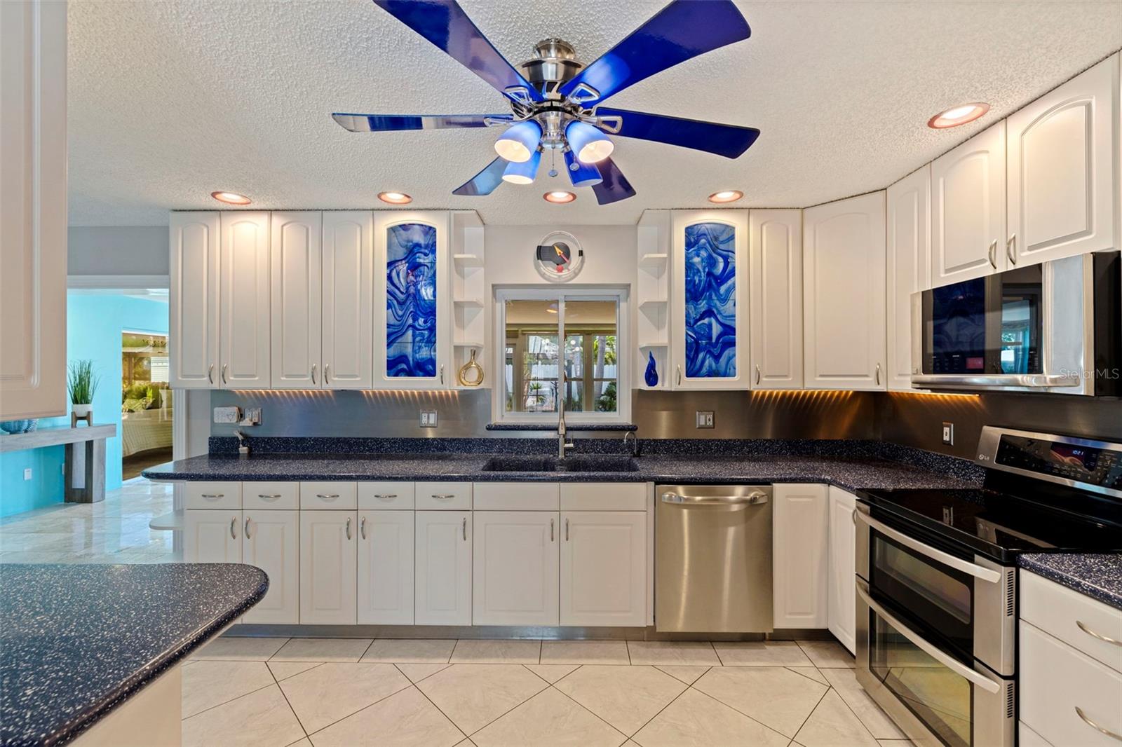 Image 23 of 62 For 290 1st Street W