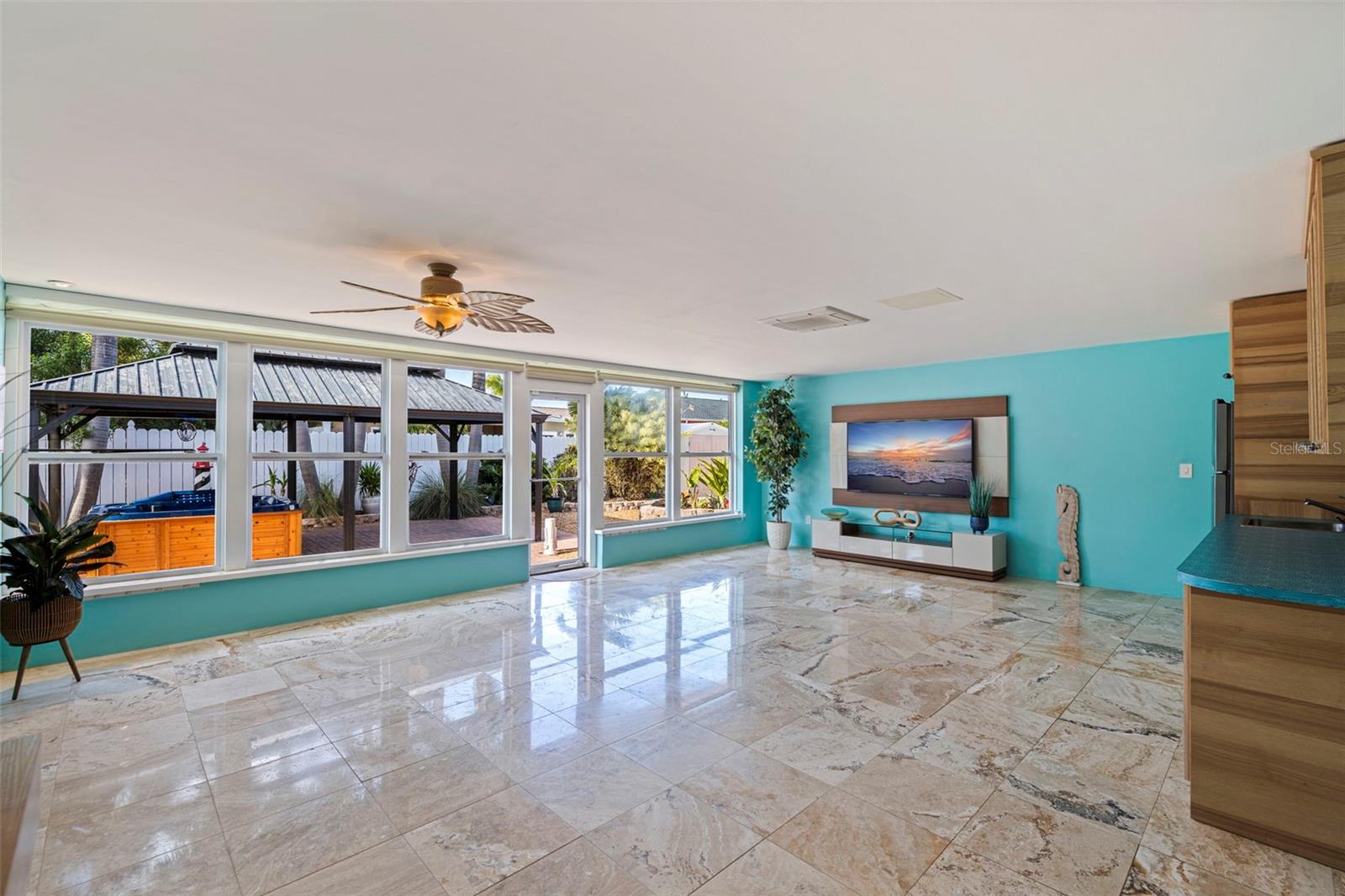 Image 26 of 62 For 290 1st Street W