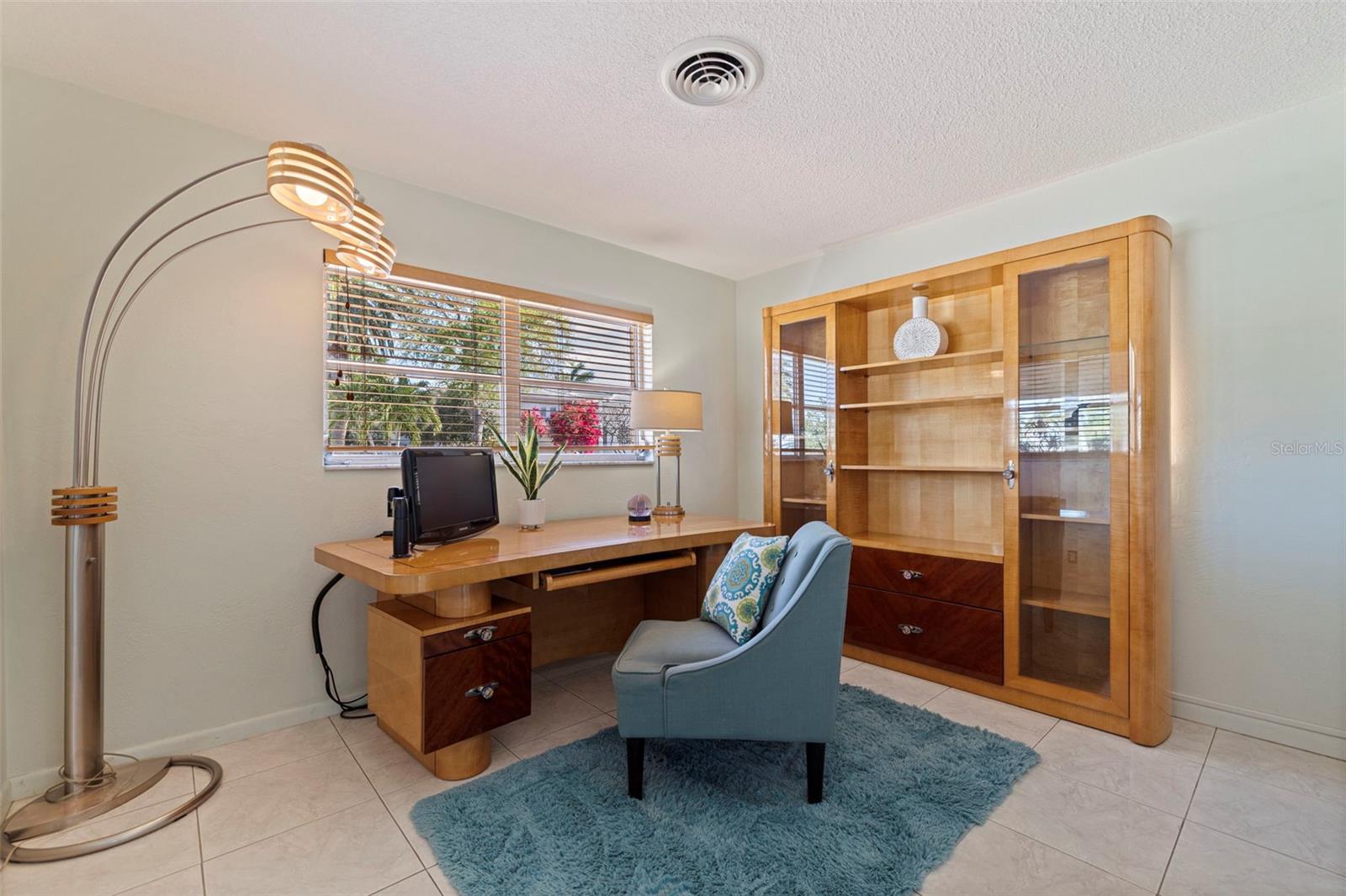 Image 36 of 62 For 290 1st Street W