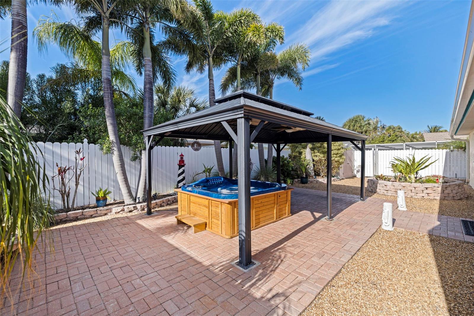 Image 41 of 62 For 290 1st Street W