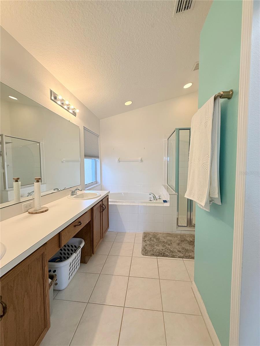 Image 24 of 52 For 8415 Canterbury Lake Boulevard