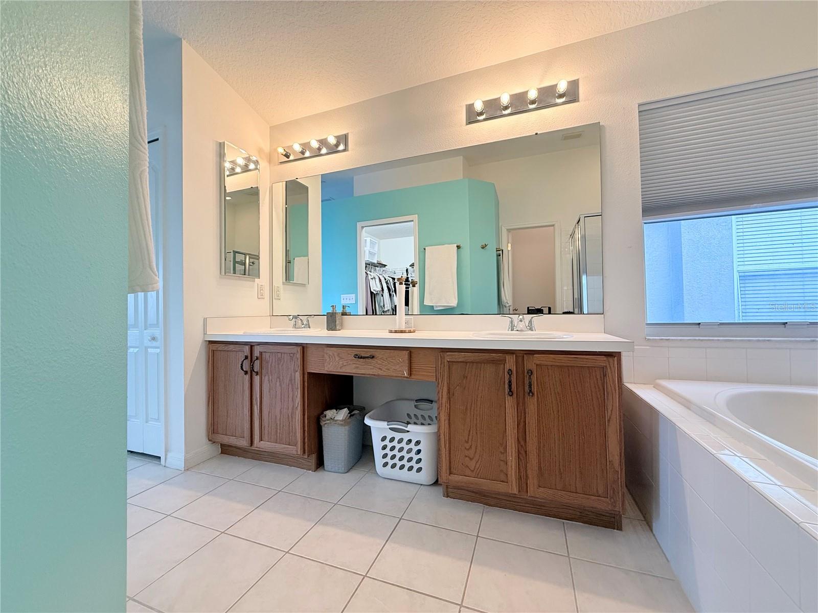 Image 26 of 52 For 8415 Canterbury Lake Boulevard