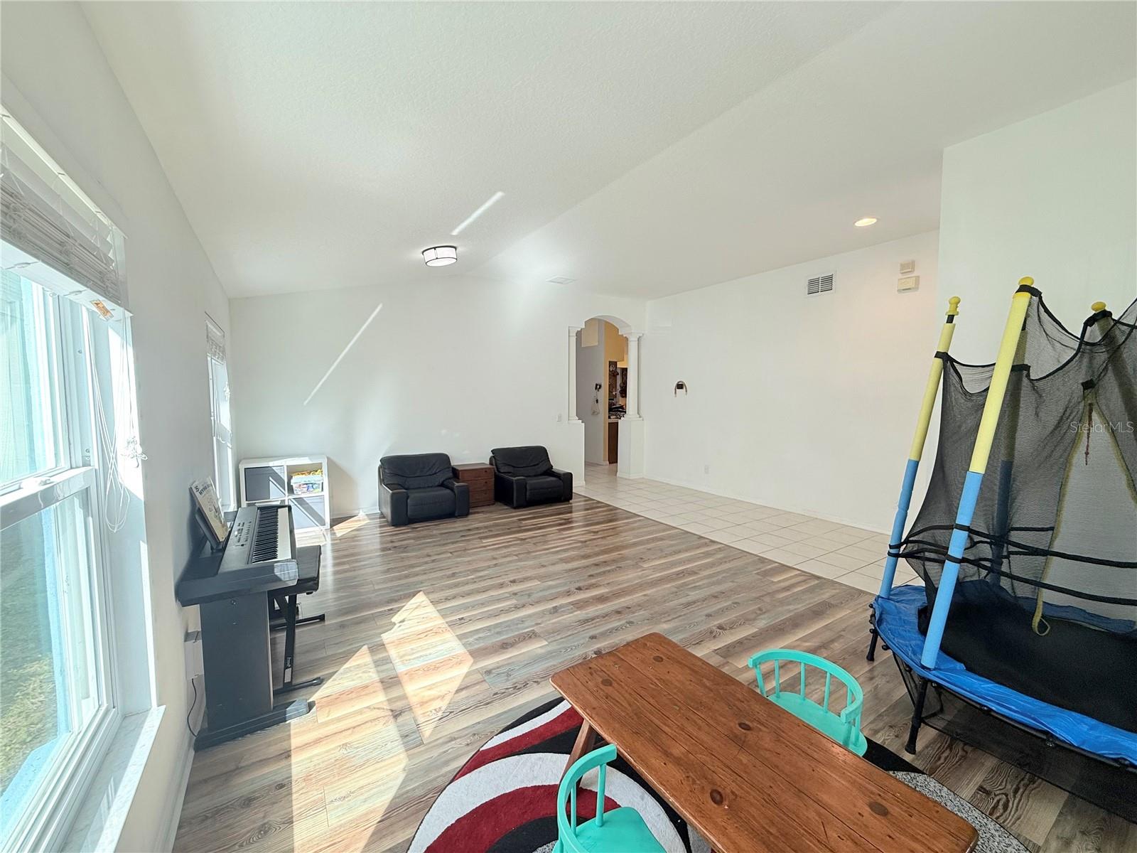 Image 9 of 52 For 8415 Canterbury Lake Boulevard